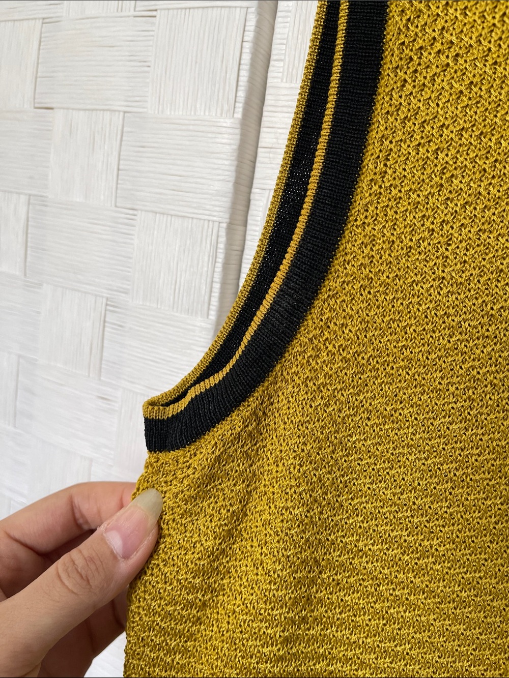 Jones New York Gold Knit Chain Top✨ - Picture 5 of 7